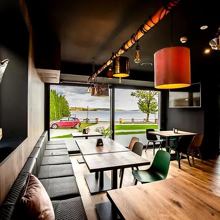 Otton-charzykowy Bed&restaurant מלון *