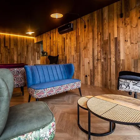 Отель Otton-charzykowy Bed&restaurant Хойнице