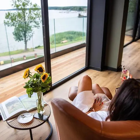 Otton-charzykowy Bed&restaurant خوينيتسا