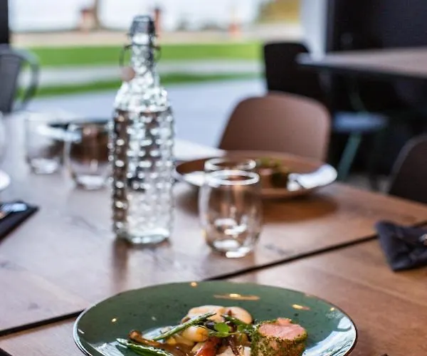 Otton-charzykowy Bed&restaurant Hotel *